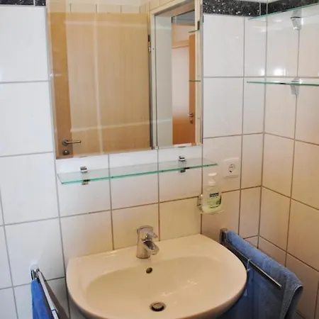 Haus Sieben 7 Roonstrasse 3 *