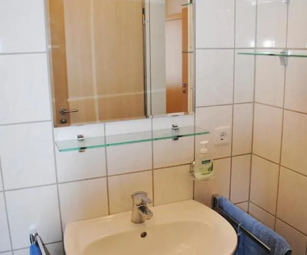 Haus Sieben 7 Roonstrasse 3 *